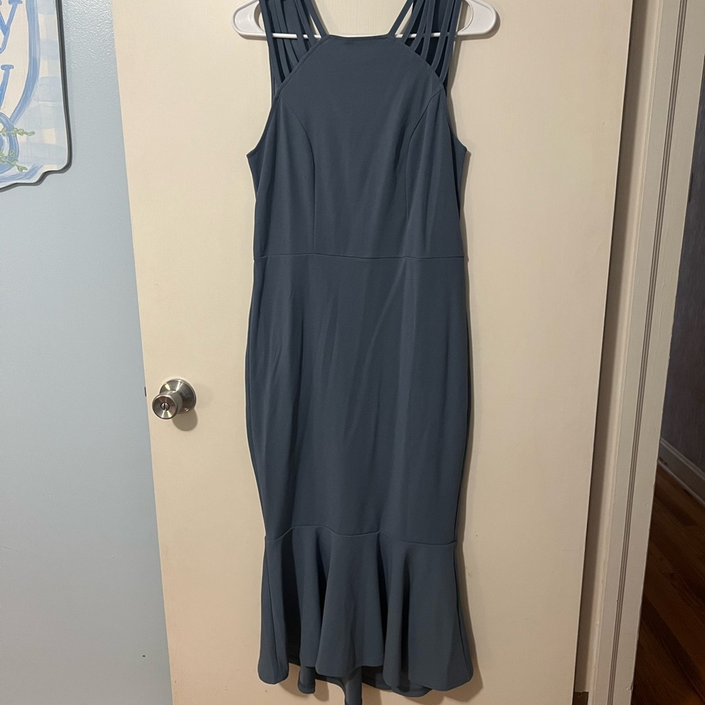 Elegant Blue Sleeveless Midi Dress